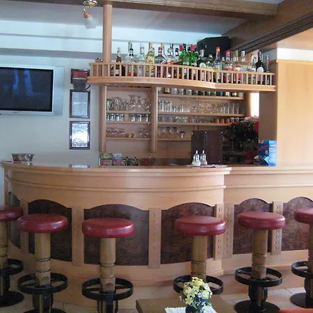 爱丽卡酒店 Madonna